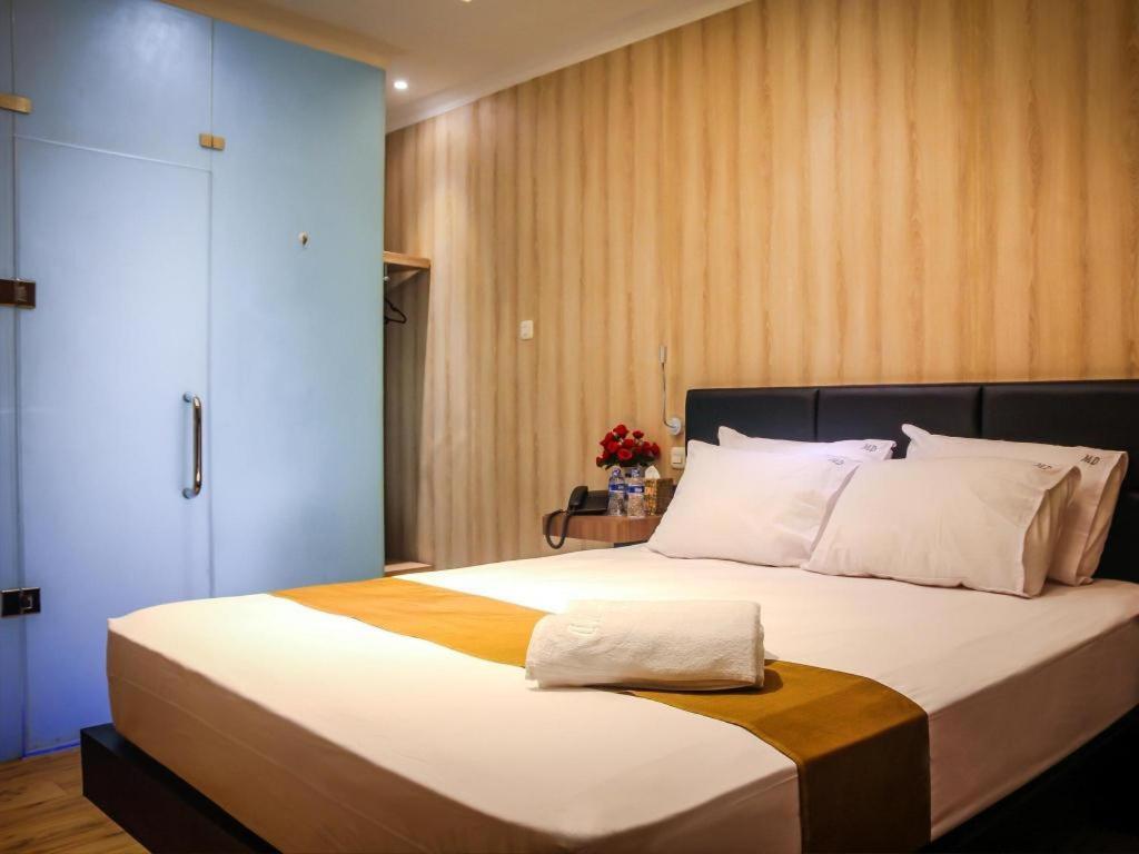 Madu Inn Jakarta Exterior photo